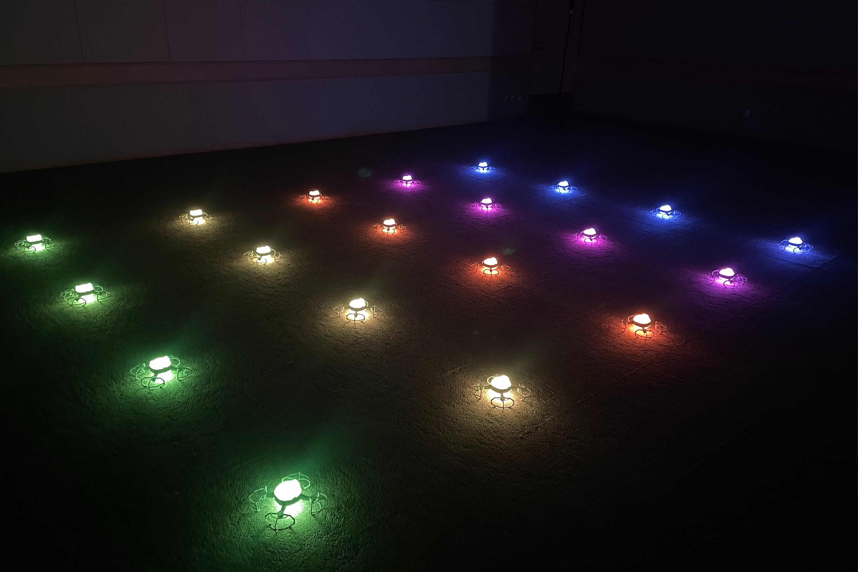 インドアドローンショーの写真1